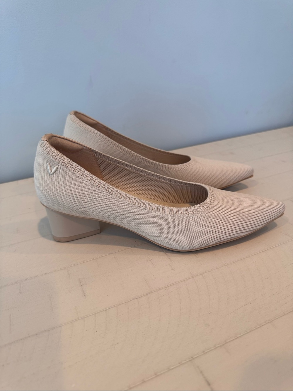Vivaia Tracy Pro Pointed Toe Chunky Heels Sz 37.5